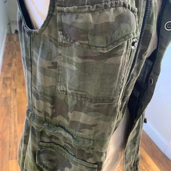 NWT Sanctuary camouflage vest XS - Picture 9 of 9